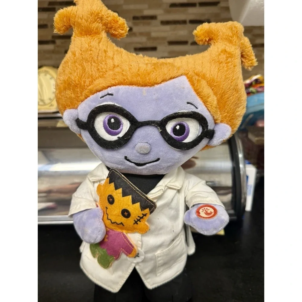 Hallmark Halloween Maddie the Mad Scientist Animated Sings Monster Mash Video